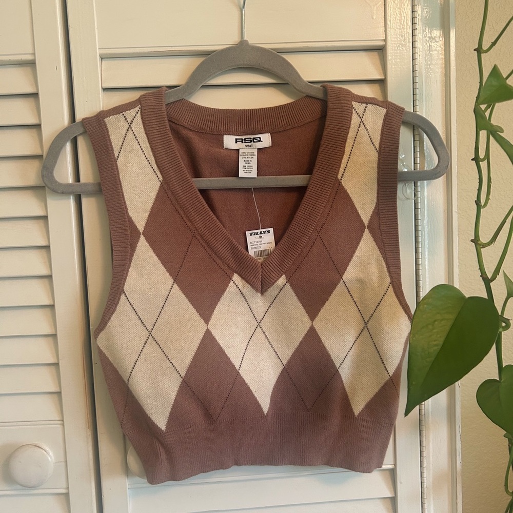 NWT Tilly’s Sweater Vest